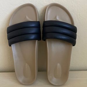 Beatrice Valenzuela Black Classic Sandalia